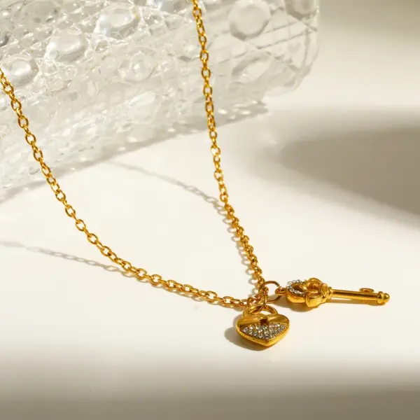 Wholesale Asymmetrical Key Necklace For Women In 304 Stainless Steel With 18K Real Gold Plating And Rhinestone Inlay, PVD Coated Cable Chain