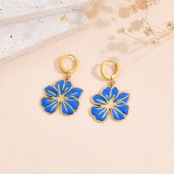 Wholesale Flowers Plasma Earrings For Women In 304 Stainless Steel With 18K Real Gold PVD Coated Plating And 0.03µm Thickness