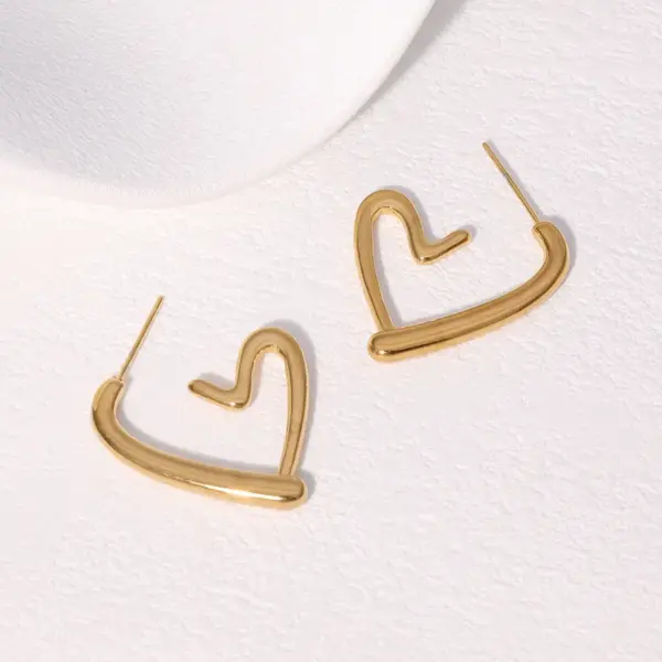 Wholesale PVD Coated Real Gold Plated 18K Gold Heart Shape 304 Stainless Steel Casual Sweet Simple Style Waterproof Non Tarnish Ear Studs