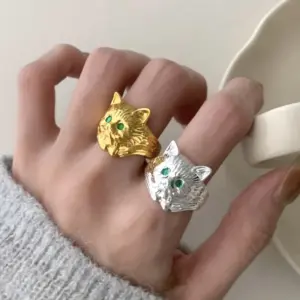 Wholesale Electroplated Brass Animal Ring For Women With Golden Plated Finish And Zircon Inlay