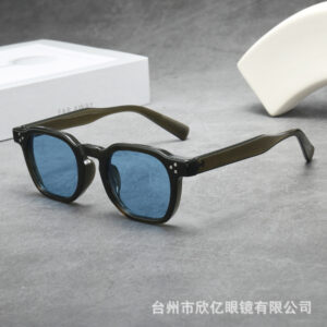 Olive green frame blue slices