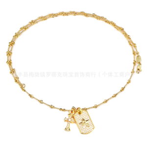 Golden five-pointed star necklace