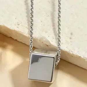 Square / Silver