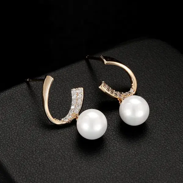 Wholesale C Shape Stud Earrings For Women With Copper Bezel Setting And Zircon Inlay, Featuring 925 Sterling Silver Ear Pins