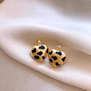 A2660 gold-frosted spotted leopard print love earrings