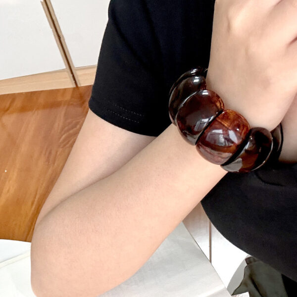 Wholesale Fashionable Amber Pattern Acrylic Bracelet, Exaggerated Geometric Hand-Beaded Pattern Bracelet