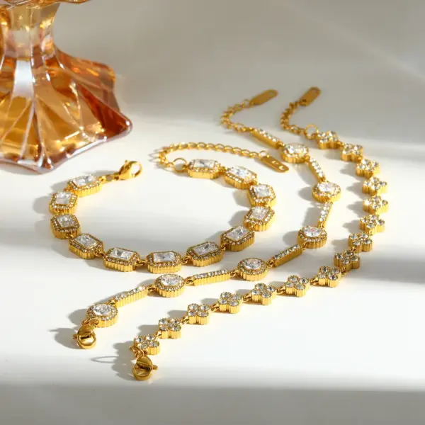 Wholesale Round Easter Bracelet For Women In 18K Real Gold Plated 304 Stainless Steel With Rhinestones And 0.03µm Plating Thickness