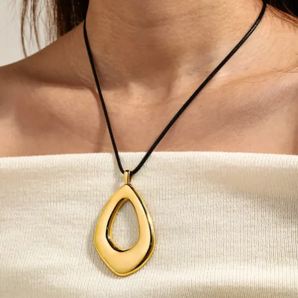 Wholesale Irregular Jewelry Set For Women In 304 Stainless Steel With 18K Real Gold Plated Coating Thickness 0.03µm, Perfect For Independence Day