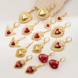 Wholesale 1 Pair Casual Modern Style Simple Style Heart Shape Crown Shell Plating Copper Copper 18K Gold Plated Earrings