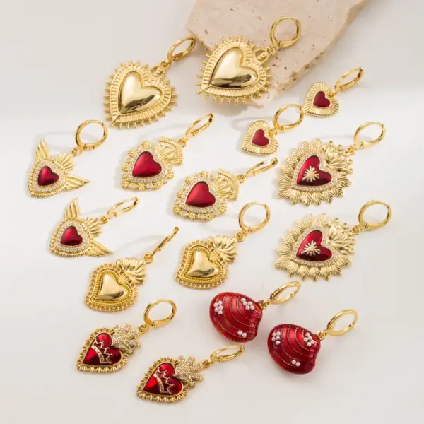 Wholesale 1 Pair Casual Modern Style Simple Style Heart Shape Crown Shell Plating Copper Copper 18K Gold Plated Earrings