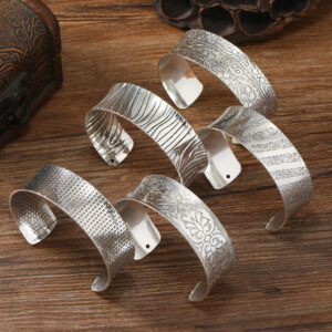 Wholesale Retro Metal Wide Open Bracelet European and American Personality Ethnic Style silver Alien Bracelet Female Middle Ancient Niche Accessories