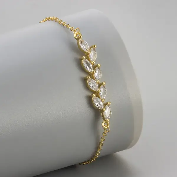Wholesale Heart Hoops Leaf Pattern Bracelets For Women In Copper With Zircon Inlay, Available In Golden