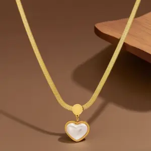 X06154-Heart-shaped White Shell Necklace- Gold
