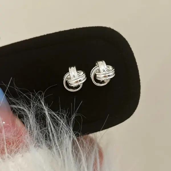 Wholesale Elegant Silver Twisted Hairpin Earrings Collection Versatile Fashionable Women's Jewelry Accessories Geometric Pattern Copper