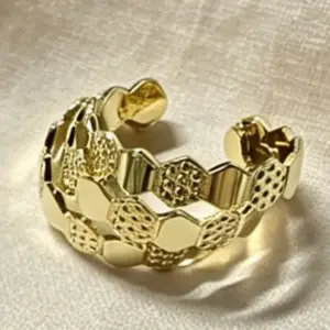 Circle / Gold