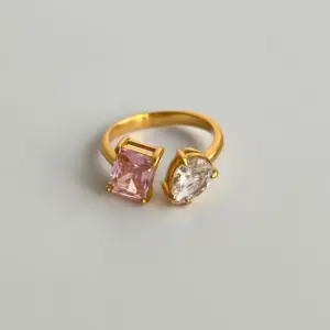 White + Pink / Opening Size