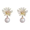 Wholesale French Luxurious Fashion Light Fresh Style Daisy Pearl Drop Earrings Women Elegant Gentle Versatile Design Bohemian Floral Print