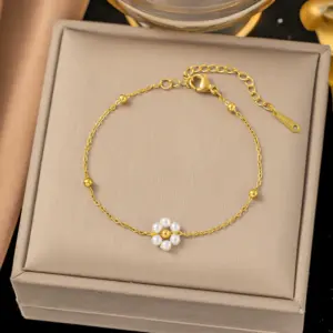 16 [Ae137] 1 Pearl Flower Bracelet / Gold