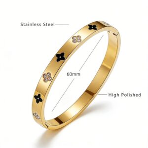 Plum blossom monogram black enamel 16-diamond 18k gold