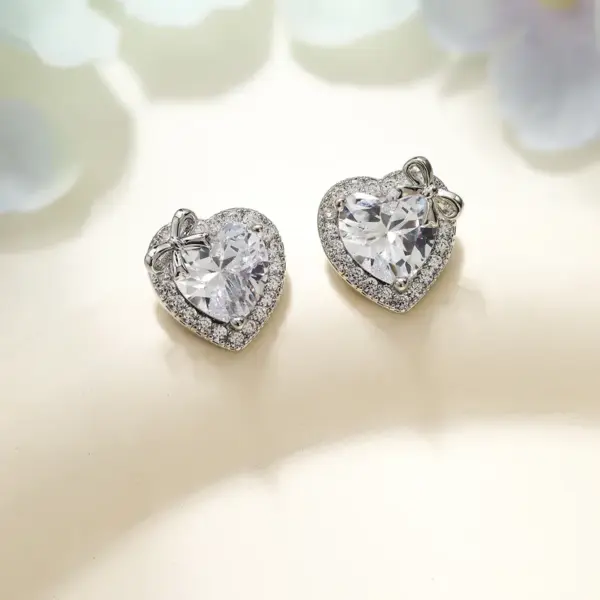 Wholesale Elegant Small Heart Shaped Zircon Earrings For Women Flashing Fashionable Versatile Sweet Cute 925 Silver Needle Copper Plated Real Gold