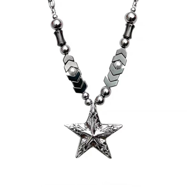 Wholesale Y2g heavy industry beaded star necklace female titanium steel Asian culture girl sweet cool punk style niche necklace fashion