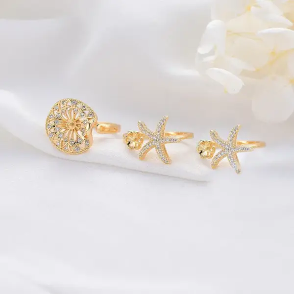 Wholesale Women’s New Style Open Star Rings In Copper With Zircon Inlay