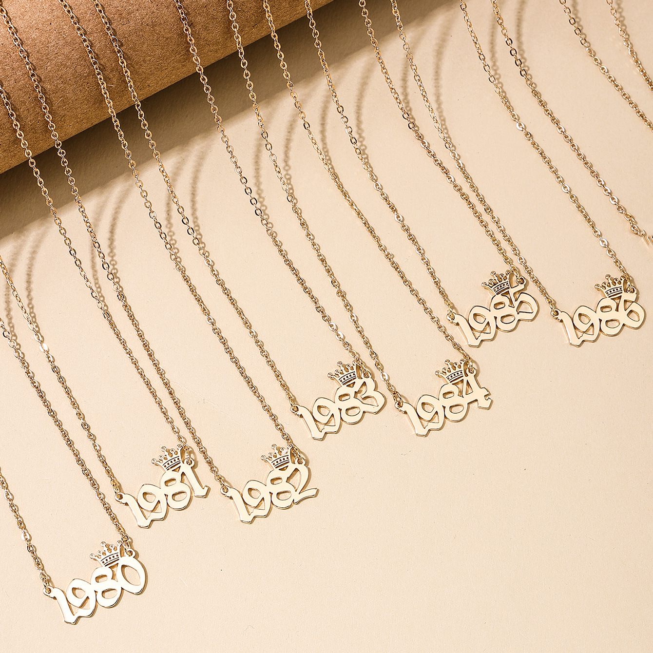 Wholesale 1 European and American Popular Metal 2025 Crown Year Women Necklace Birthday Jewelry Personality Suitable for Party Wear