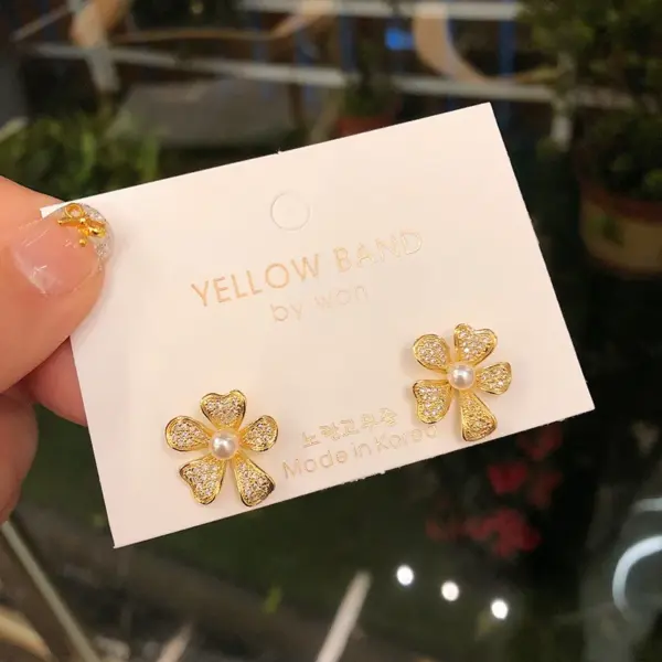 Wholesale Spring S925 Silver Needle Zircon Pearl Daisy Cute Fresh Flower Micro-Set Earrings Bohemian Style Sweet Cool Trend