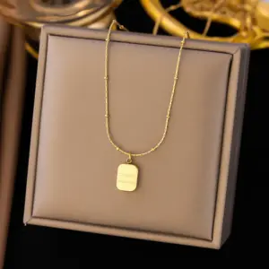 [Xlh238] Letter Square Plate / Gold