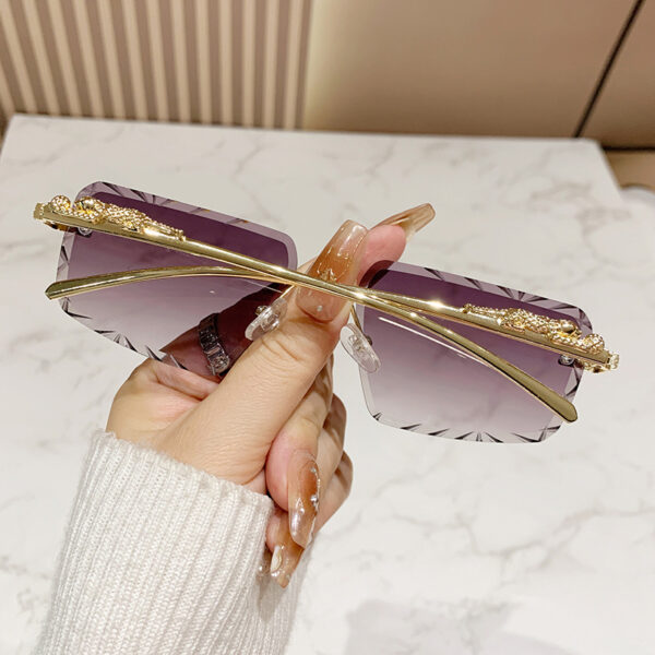Wholesale trend cheetah sunglasses frameless square colored glasses men retro metal sunglasses women factory