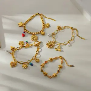 Wholesale Popular Style New Chinese Style 18K Gold Stainless Steel SUNFLOWER Butterfly Small Pendant Bracelet Elegant High-Grade Bracelet