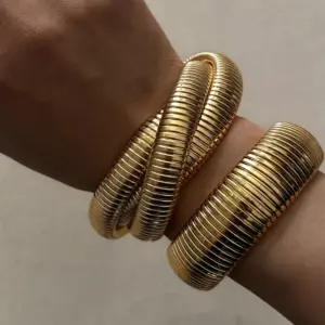Wholesale Basic Simple Style Solid Color 304 Stainless Steel 18K Gold Plated Bangle In Bulk