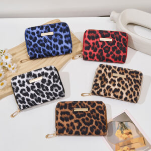 Wholesale Leopard print short wallet, small export bag, mini coin purse, student card holder.