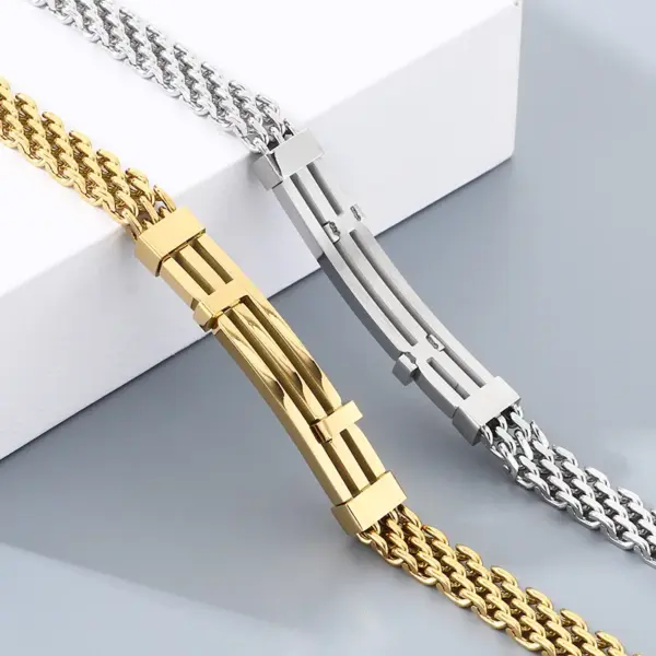 Wholesale Geometric Simple Style Men's Bracelet In 304 Stainless Steel With 18K Real Gold Plated PVD Coating 0.03µm