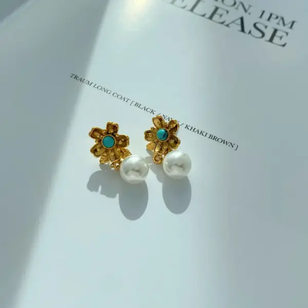 Wholesale PVD Coated Real Gold Plated 16K Gold White Gold Plated Flower 304 Stainless Steel Casual Modern Style Artistic Waterproof Non Tarnish Drop Earrings