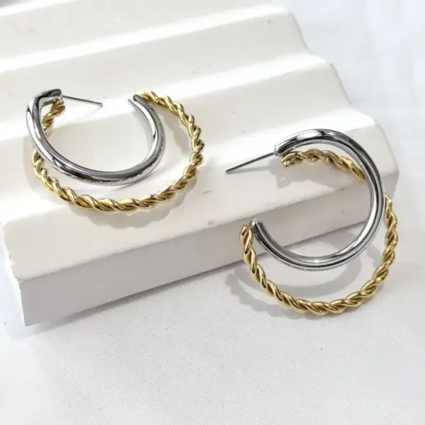 Wholesale 316 Stainless Steel Real Gold Plated Earrings Twist Two-tone Cast Letter Vacuum Plated Waterproof Non-fading Earrings For Banquet Catwalk