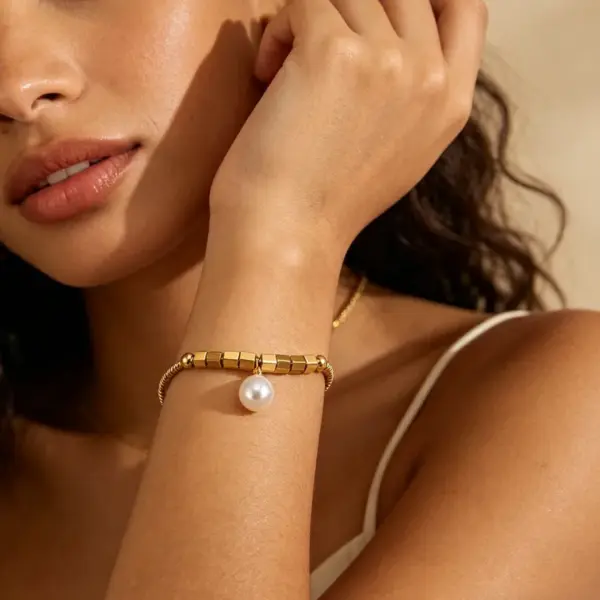 Wholesale Three-dimensional Geometric Bracelets For Women In 304 Stainless Steel With 18K Real Gold Plated PVD Coated Twisted Rope Chain