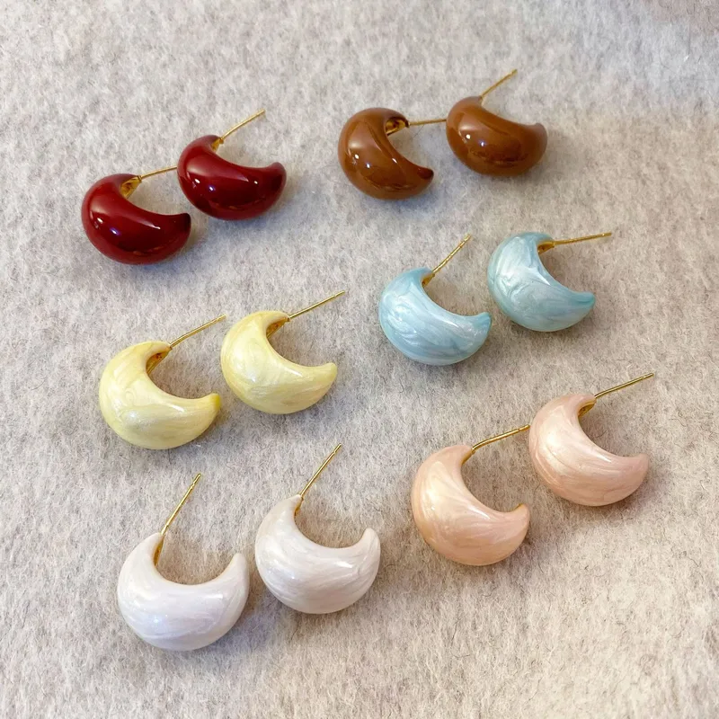 Wholesale Retro Moon C Shape Stud Earrings For Women, Made Of Copper, Available In White