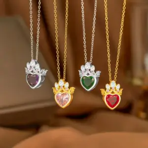 Wholesale Heart Shape Inlay Pendant Necklace For Women In 18K Gold Plated Copper With Rhinestones And Cable Chain