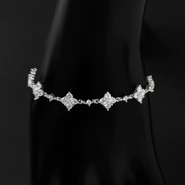 Wholesale Electroplated alloy four-leaf clover bracelet, full diamond shooting star bracelet, adjustable star jewelry