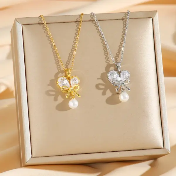 Wholesale Fashion Vacuum Electroplated Imitation Gold Pearl Butterfly Inlaid Titanium Steel Necklace For Women Simple Heart-shaped Collarbone Chain Jewelry Elegant Quality
