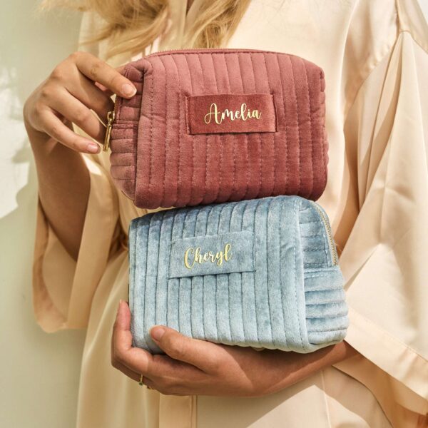 Wholesale In stock large capacity velvet cosmetic bag Plaid multi-function wash bag skin-friendly material skin care storage bag