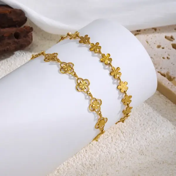 Wholesale Three-dimensional Flowers Bracelet For Women, 304 Stainless Steel With 18K Real Gold PVD Coated Plating, 0.08µm Minimum Thickness
