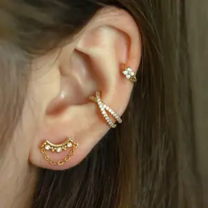 Wholesale 1 Piece Ear Cartilage Rings & Studs Sweet Simple Style Geometric Flower 316L Stainless Steel Copper Waterproof Non Tarnish Surgical Steel Zircon