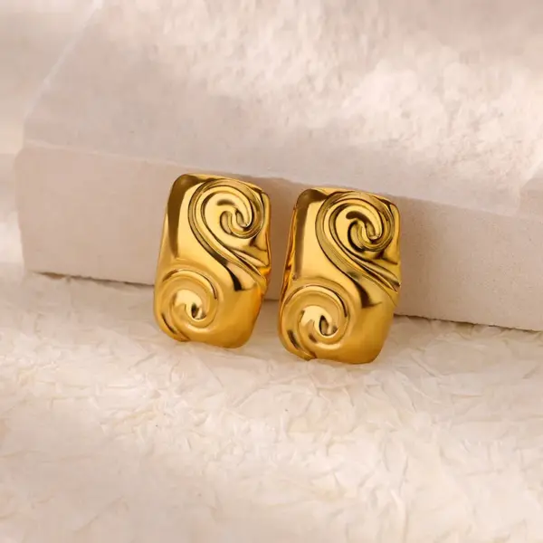 Wholesale 3pcs/set Swirl Style Jewelry Set 18K Gold Plated Stainless Steel Bracelet Ring Earrings Geometric Pattern Swirl Thread Style Jewelry Set Unisex Accessories Christmas Gift Choice
