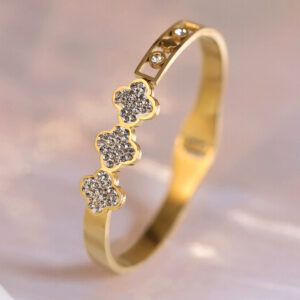 61110 three four-leaf clover with diamonds