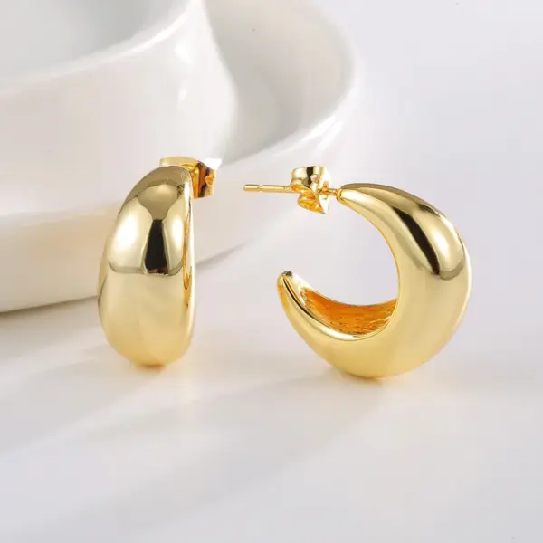 Wholesale 1 Pair Casual Commute Solid Color Copper Ear Studs