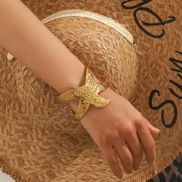 Wholesale 304 Stainless Steel Solid Color PVD Coated Natural Stone Titanium Steel 18K Gold Real Gold Plated Cute Modern Style Shiny Waterproof Non Tarnish Surgical Steel Bangle