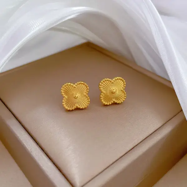 Wholesale Three-dimensional Flowers Stud Earrings For Women In Titanium Steel With UV Plating