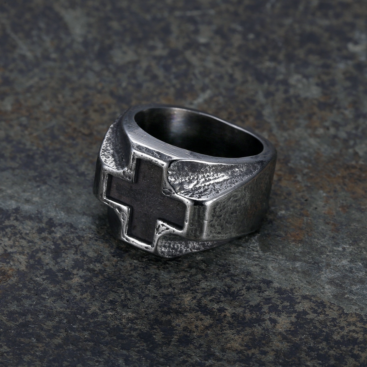 Wholesale Cross-Border Hot-Selling New European and American Titanium Steel Unisex Cross Retro Silver Ring Ready Supply Punk Ring